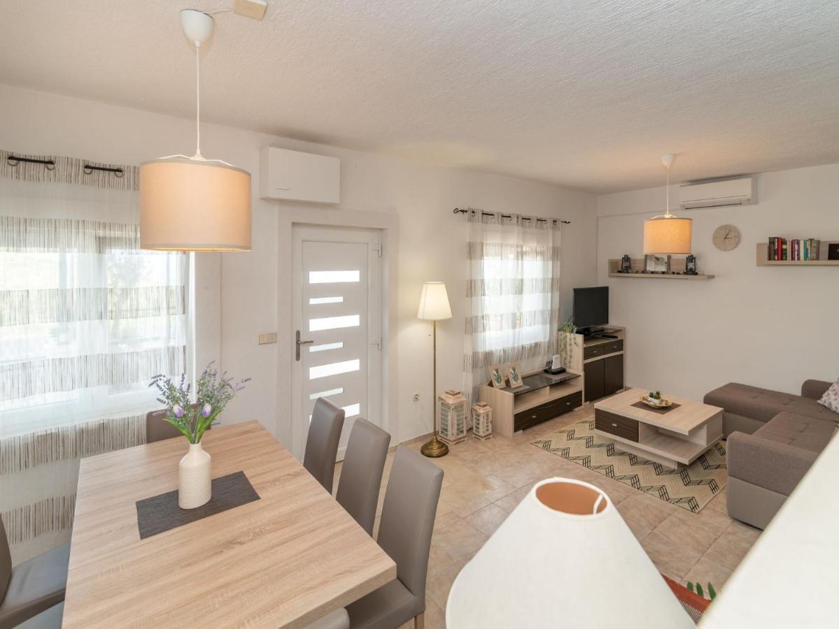 Scenic Sea View,Three Bedroom Villa With Pool تروغير المظهر الخارجي الصورة