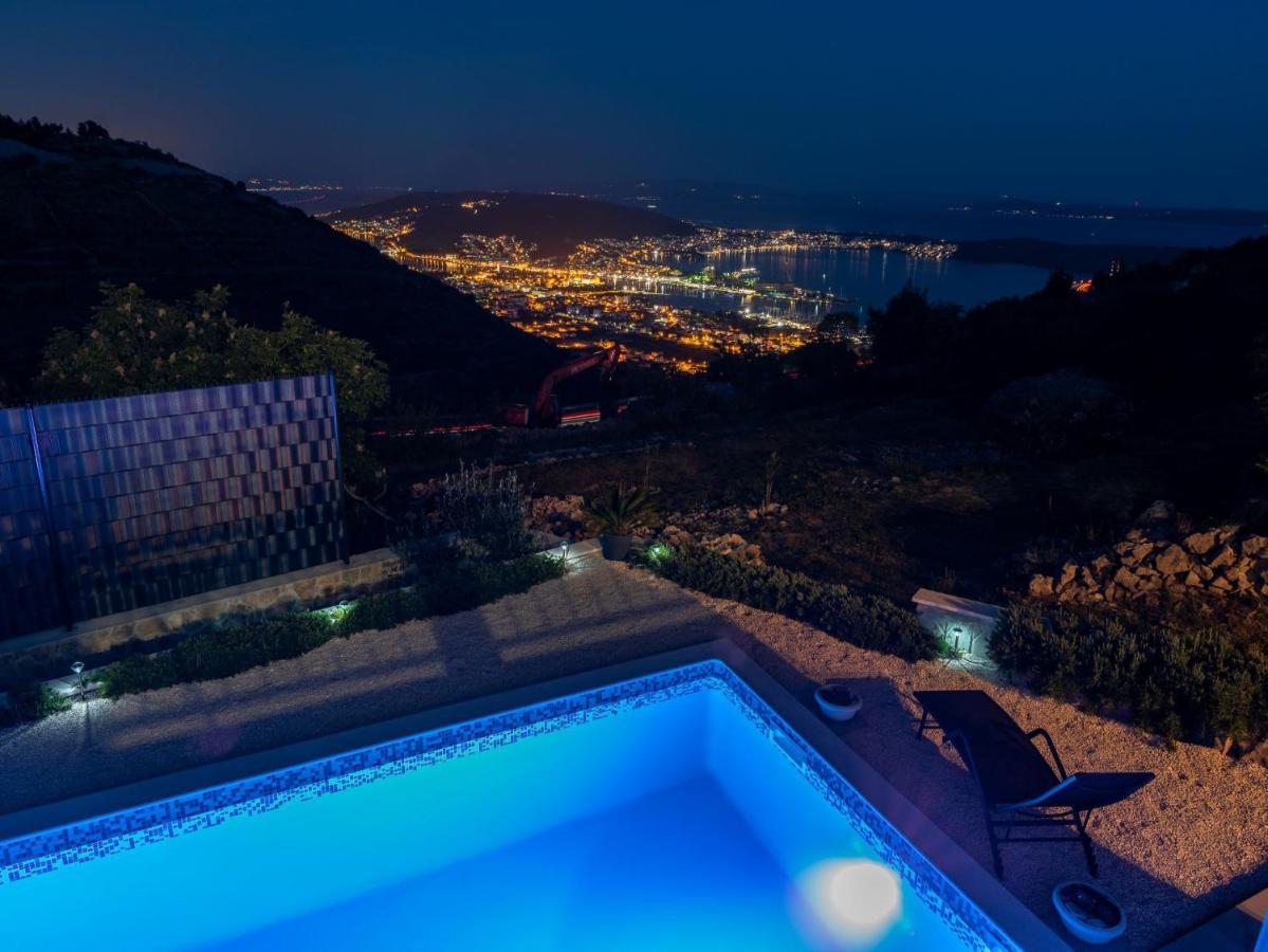 Scenic Sea View,Three Bedroom Villa With Pool تروغير المظهر الخارجي الصورة
