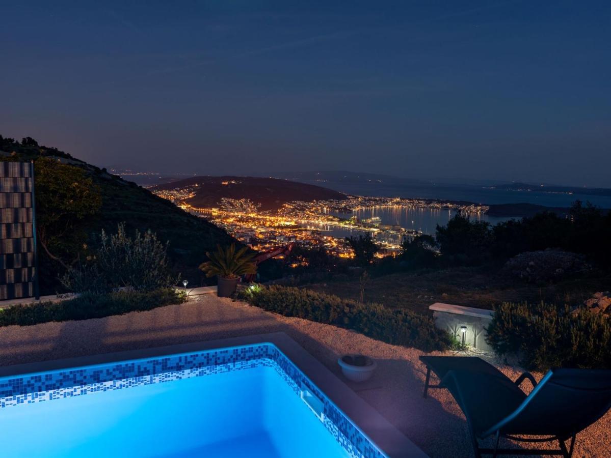 Scenic Sea View,Three Bedroom Villa With Pool تروغير المظهر الخارجي الصورة